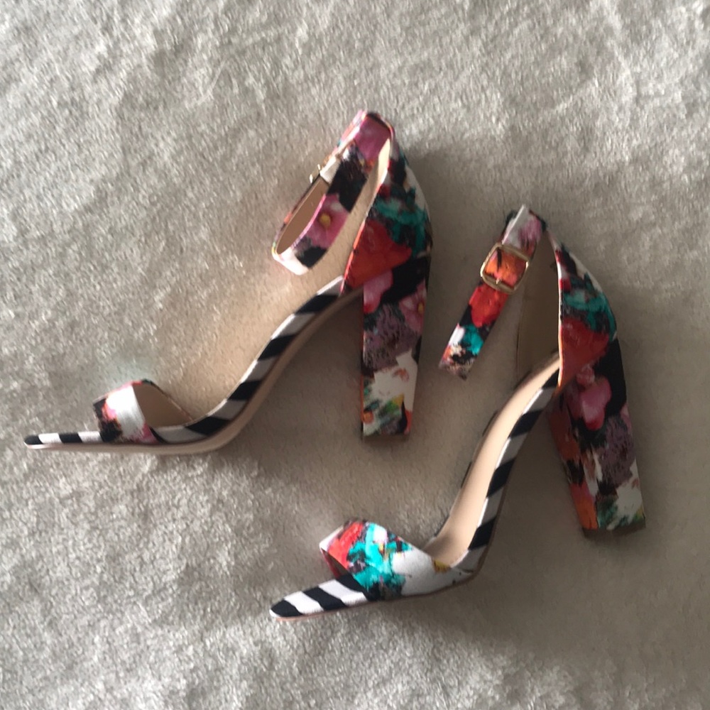 JustFab I Persefinee Heeled Sandal - Picture 4 of 6